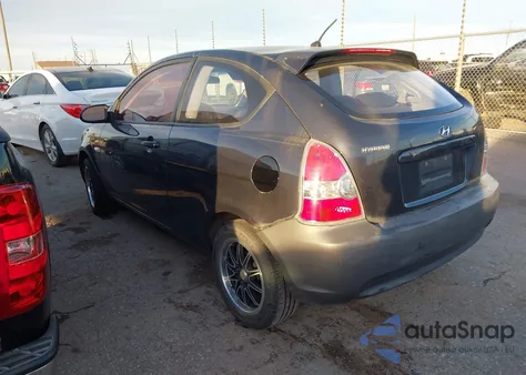 2007 Hyundai Accent Gs z USA, uszkodzony, nr VIN KMHCM36C47U054419